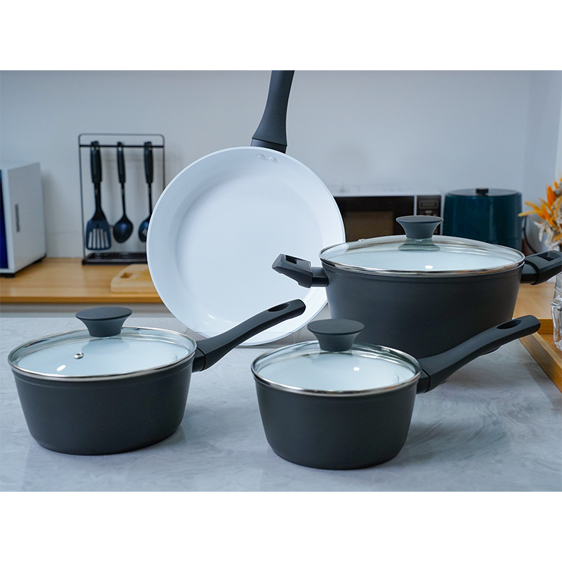 Black And White Ceramic Matte Seven-Piece Non-Stick Pan